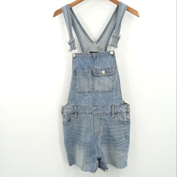 MOSSIMO Jean Shorts Bib Overalls Size S Blue Light Wash Distressed Frayed Hem - Picture 2 of 12